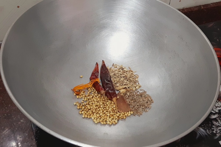 Aloo Matarer Torkari 06